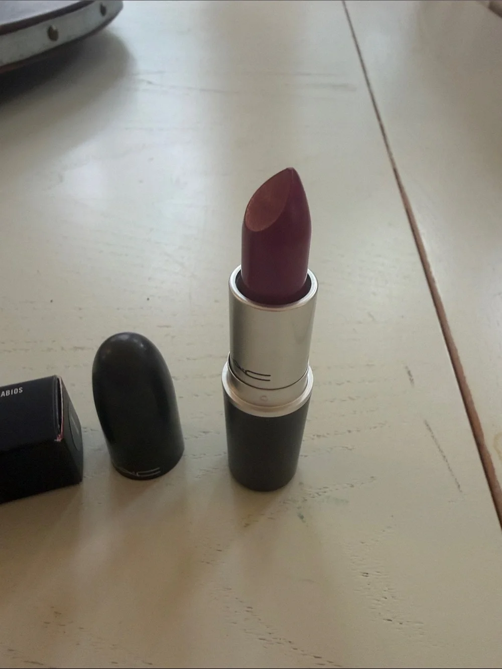 MAC Cosmetics Lipstick color crimzone